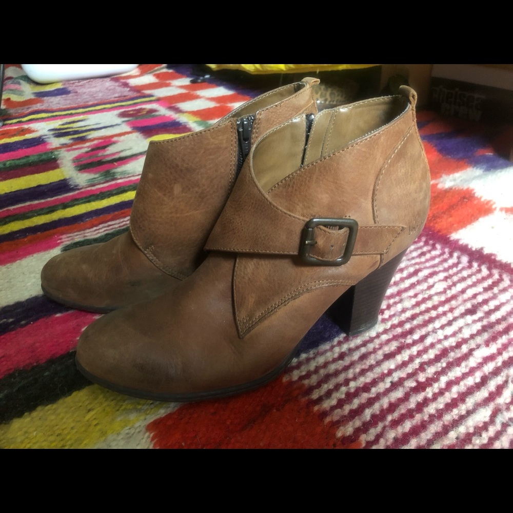 B.O.C. Leather heeled booties 9.5 41